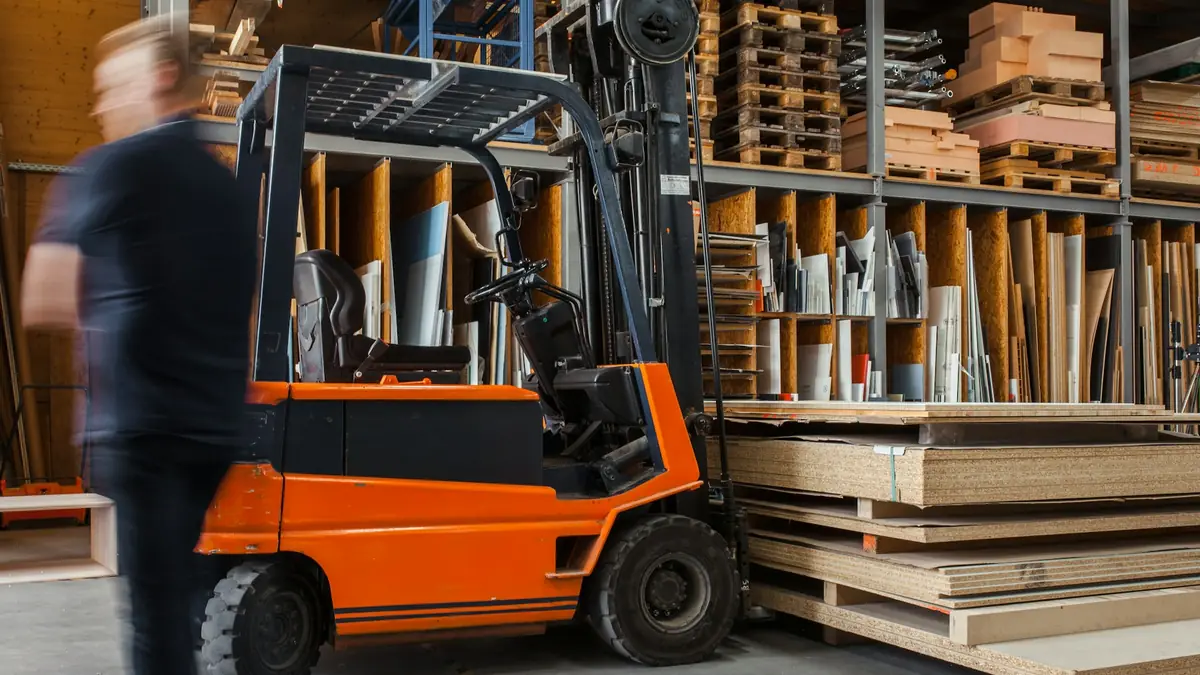 Pelatihan Operator Forklift Surabaya: Lisensi K3 (SIO) Kemnaker dan Materi Pelatihannya